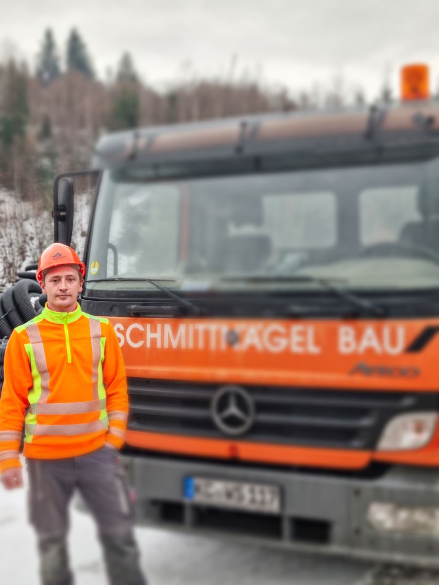 Schmittnägel-Bau-Fahrzeug auf der Baustelle